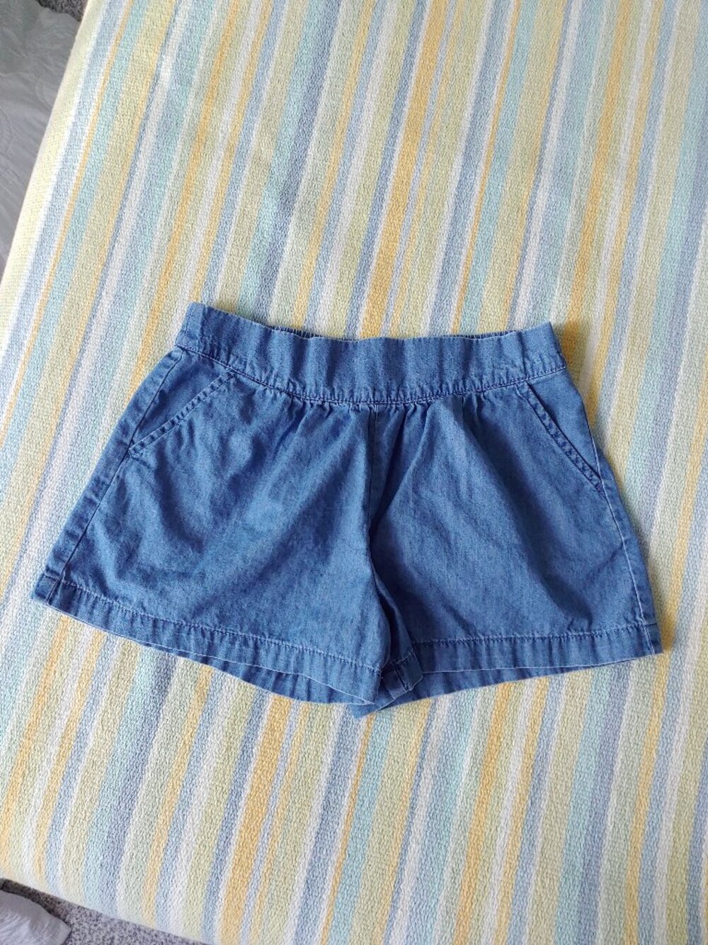 OshKosh Chambray pull-on shorts 10/12
